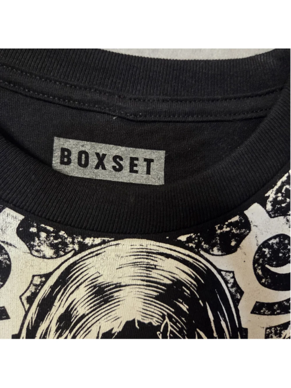 Men's BOXSET Graphic Skull T-Shirt, Black and White medium